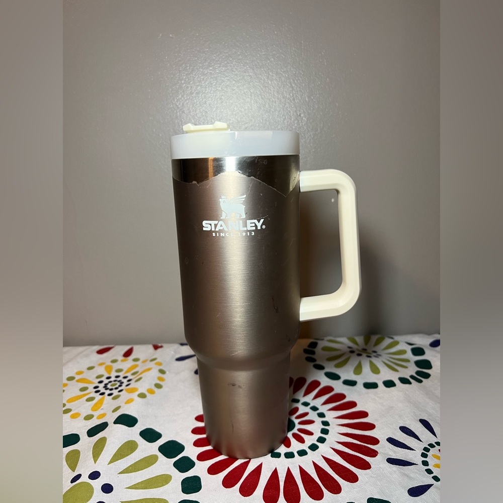 Stanley Quencher Travel Hot Cold Tumbler 40oz Bronze